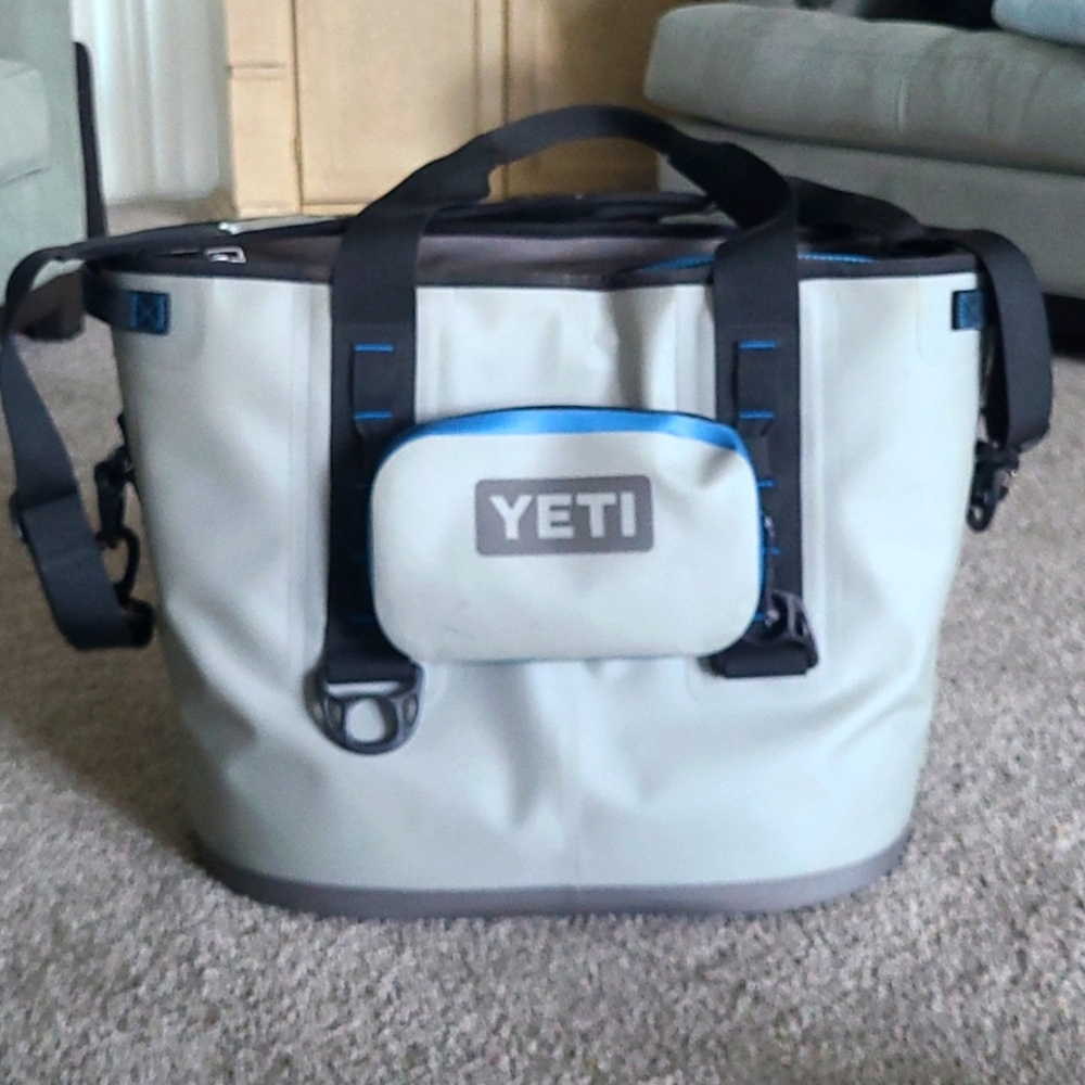🧊 Yeti Hopper 30 Cooler